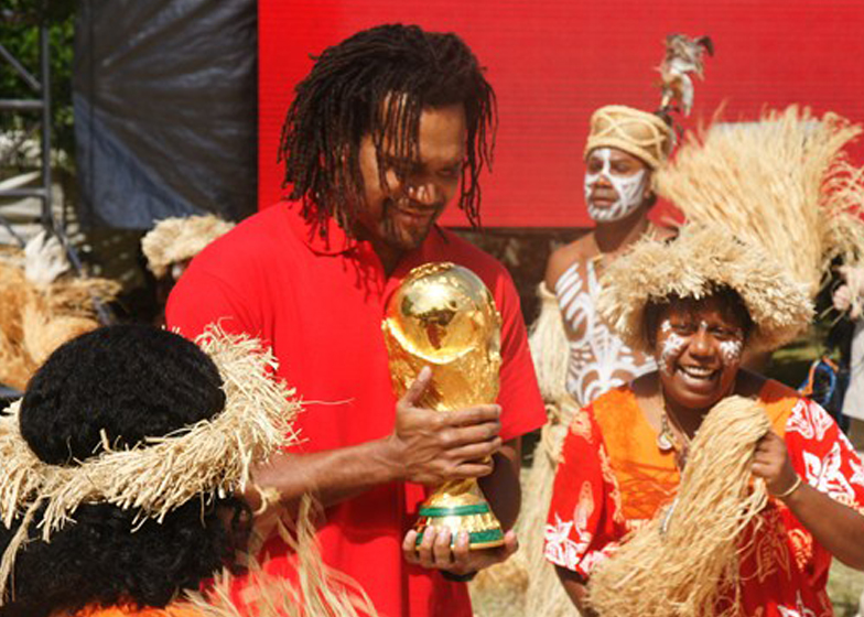 Trophy tour 2010 - Christian Karembeu